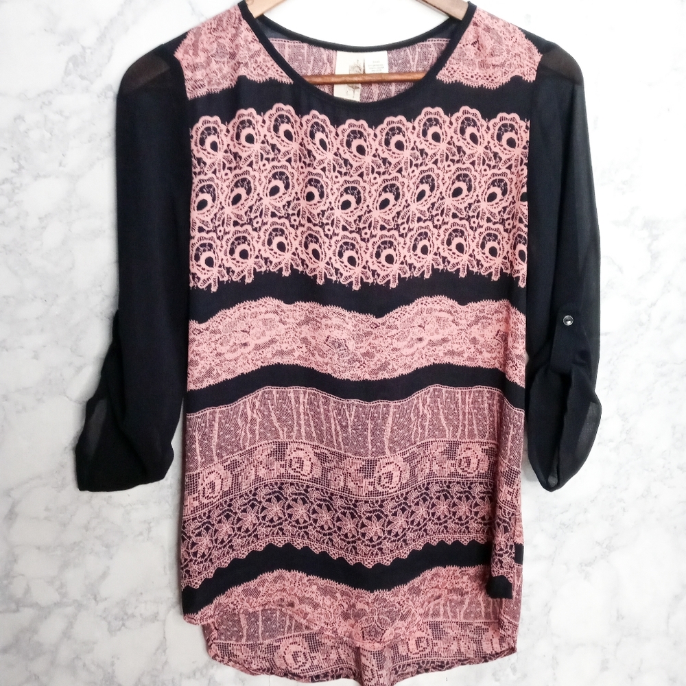 Francesca's Top Women Size S Black Pink Roll Tab Sleeve Relaxed Fit Feminine